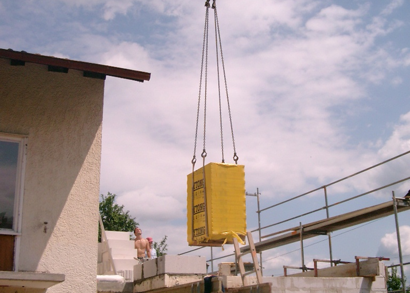 Bauarbeiten des Hausanbaus.