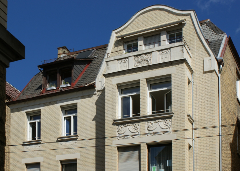 Sanierung einer Altbaufassade.