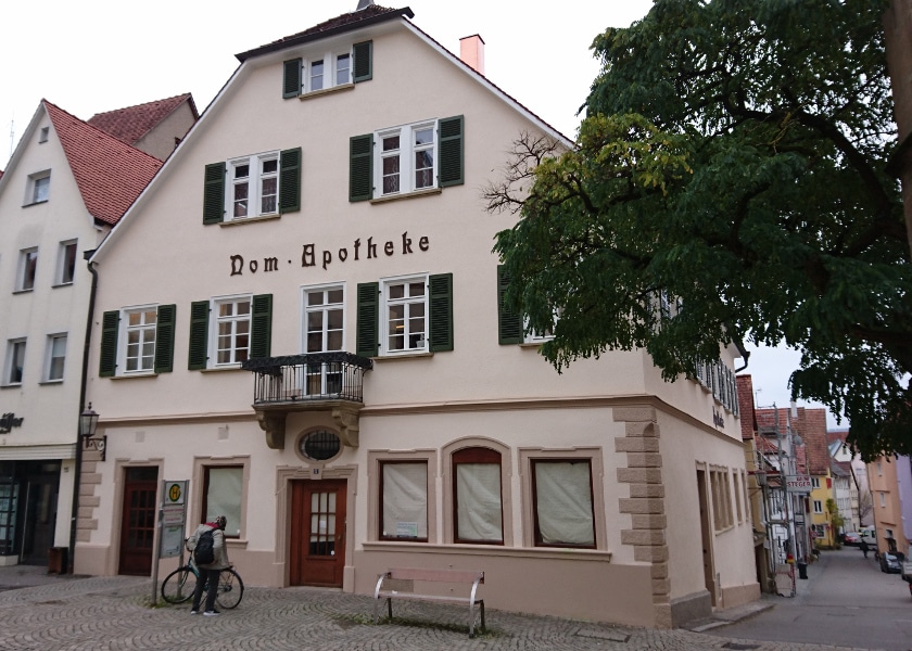 Fassadensanierung der Domapotheke.